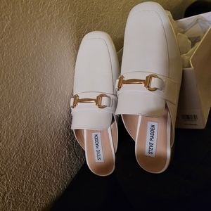 BRAND NEW Steve Madden Wintour White Leather, size 7.